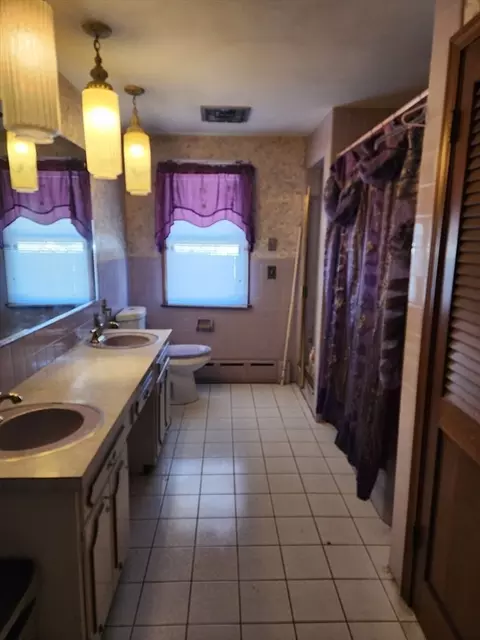 590 Plumtree Rd, Springfield, MA 01118 photo 10