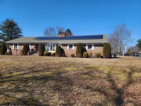 590 Plumtree Rd, Springfield, MA 01118 photo 2