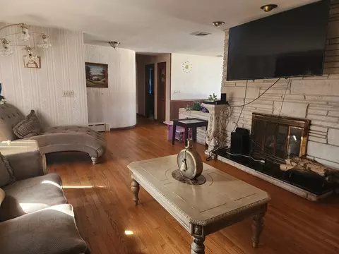 590 Plumtree Rd, Springfield, MA 01118 photo 5