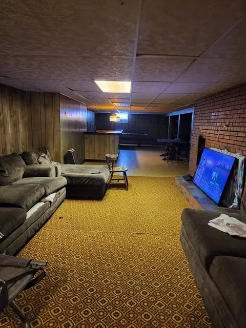590 Plumtree Rd, Springfield, MA 01118 photo 13