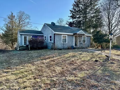 4 Hillcrest Rd, Kingston, MA 02364