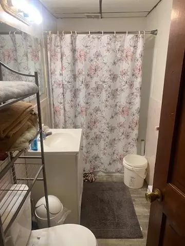 Bath - 29 Acton St, Worcester, MA 01604 photo 1 of 4