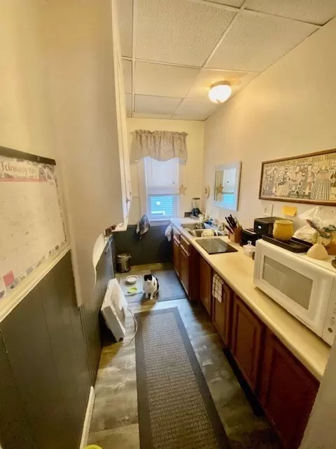Bath - 29 Acton St, Worcester, MA 01604 photo 2 of 4