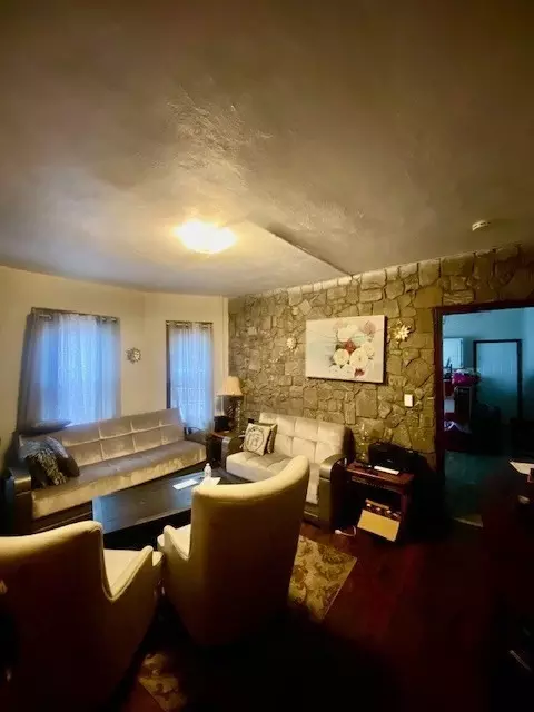 Living - 29 Acton St, Worcester, MA 01604 photo 2 of 6