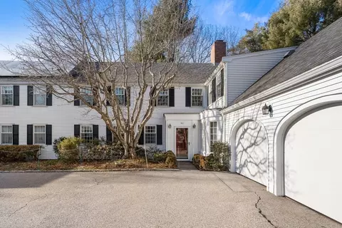 62 Fairgreen Pl #62, Chestnut Hill, MA 02467