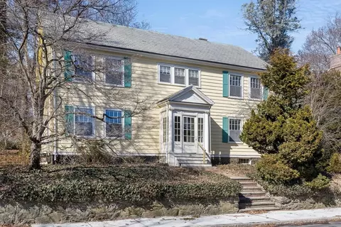 35 Hawthorn Rd, Brookline, MA 02445