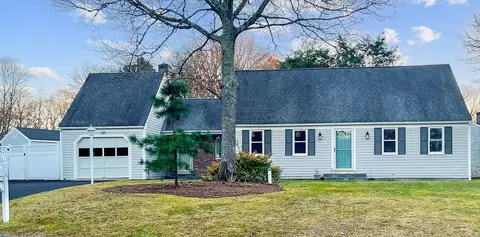 38 Prince Hinckley Rd, Barnstable, MA 02632