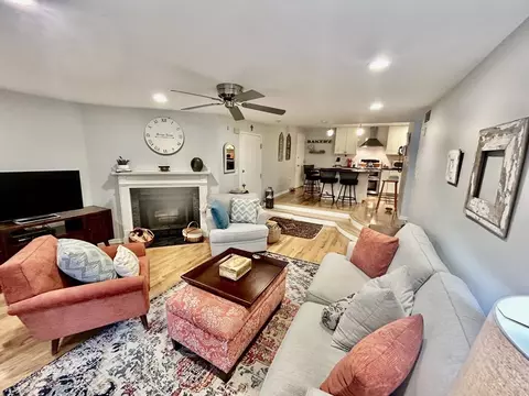 1216 Vfw Pkwy #45, West Roxbury, MA 02132