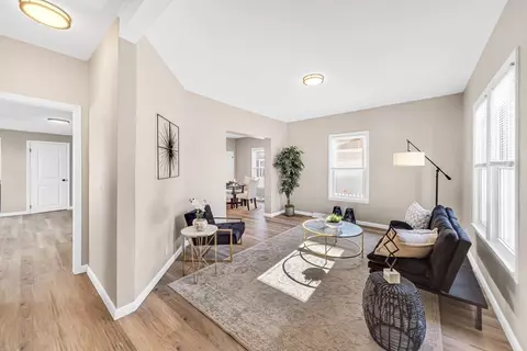 Living - 37 Silver St, Springfield, MA 01107 photo 3 of 4