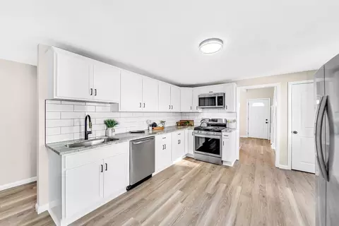 Kitchen - 37 Silver St, Springfield, MA 01107 photo 2 of 4