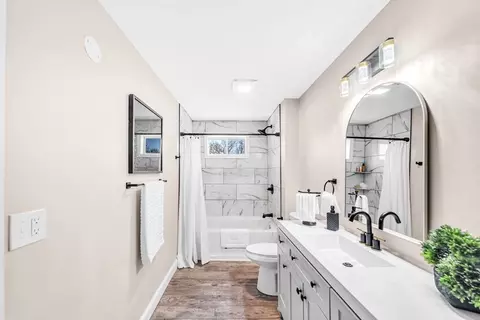 Bath - 37 Silver St, Springfield, MA 01107 photo 6 of 6
