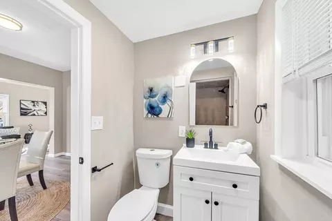 Bath - 37 Silver St, Springfield, MA 01107 photo 1 of 6