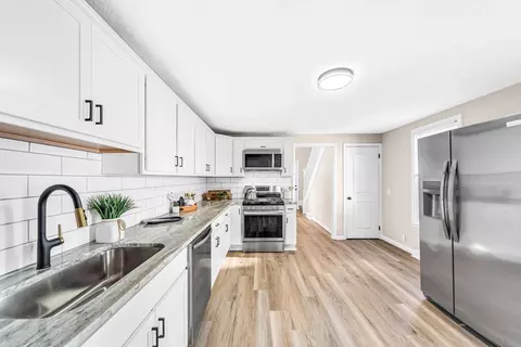 Kitchen - 37 Silver St, Springfield, MA 01107 photo 3 of 4