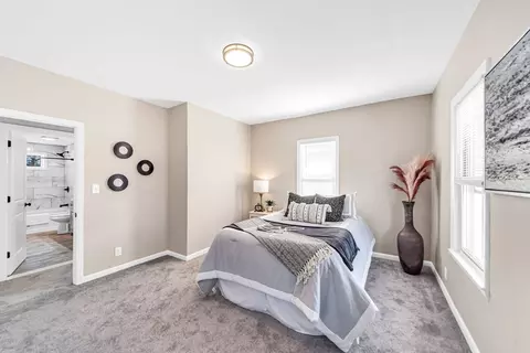 Bedroom - 37 Silver St, Springfield, MA 01107 photo 2 of 7