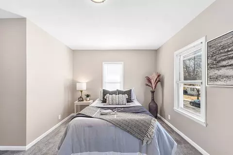 Bedroom - 37 Silver St, Springfield, MA 01107 photo 3 of 7