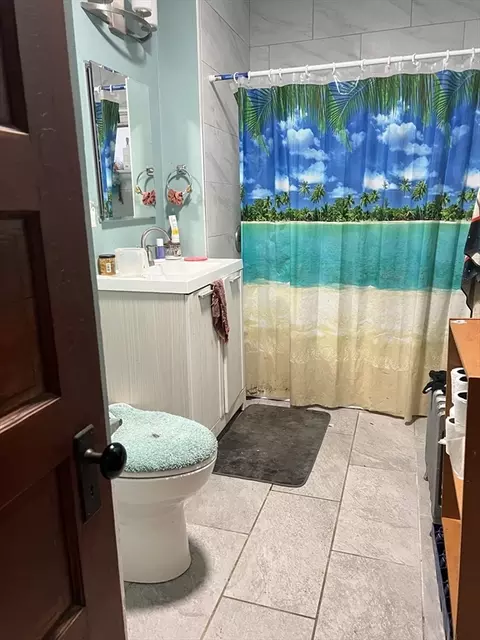 Bath - 9 Moen St, Worcester, MA 01605 photo 1 of 4