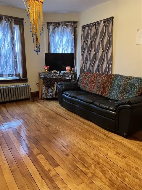 Living - 9 Moen St, Worcester, MA 01605 photo 2 of 3