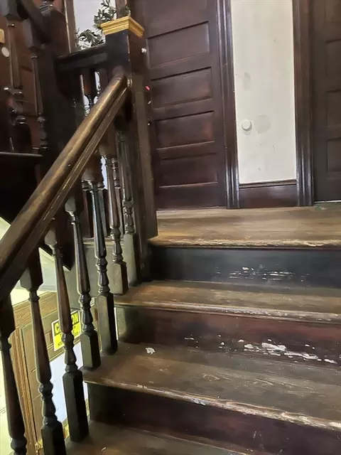 Entry Way - 9 Moen St, Worcester, MA 01605 photo 2 of 2