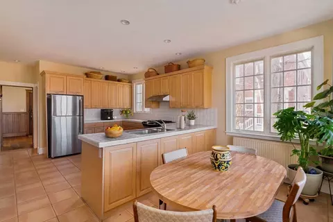 289 Clinton Rd, Brookline, MA 02445 photo 3