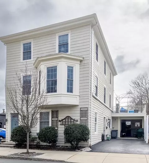 18 Railroad Ave #1, Beverly, MA 01915