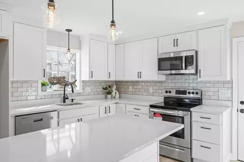 65 Academy Dr, Bourne, MA 02532