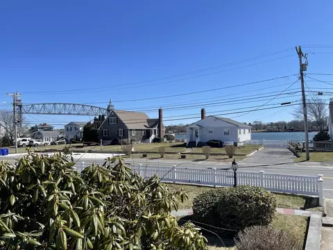 65 Academy Dr, Bourne, MA 02532 photo 8