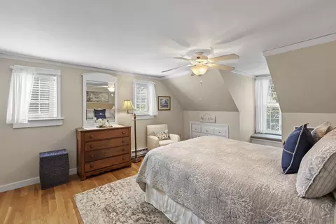 Bedroom - 5 Meadow Ln, Marblehead, MA 01945 photo 2 of 5