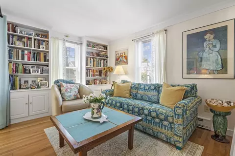 Living - 5 Meadow Ln, Marblehead, MA 01945 photo 5 of 6