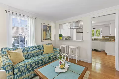 Living - 5 Meadow Ln, Marblehead, MA 01945 photo 6 of 6