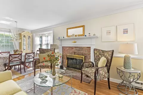 Living - 5 Meadow Ln, Marblehead, MA 01945 photo 3 of 6