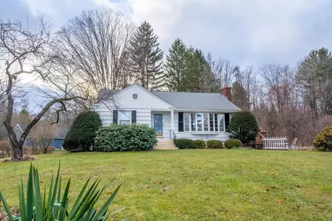 838 Pleasant St, Leicester, MA 01542