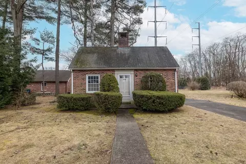 96 Forris St, West Springfield, MA 01089