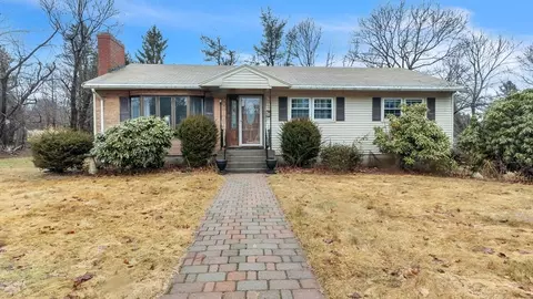 3 Rollingridge Ln, Paxton, MA 01612