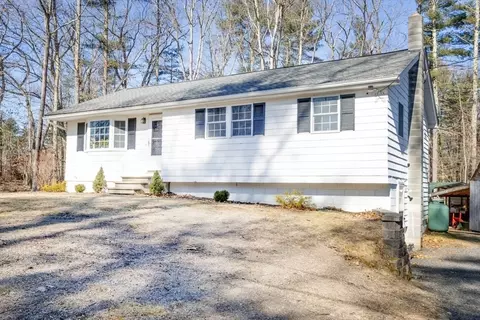 5 Buckeye Dr, Pelham, NH 03076