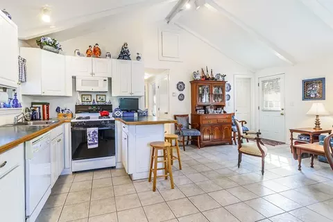 53 Forest Dr, Mashpee, MA 02649 photo 5