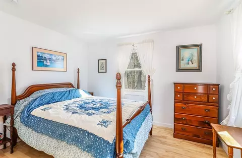 53 Forest Dr, Mashpee, MA 02649 photo 9