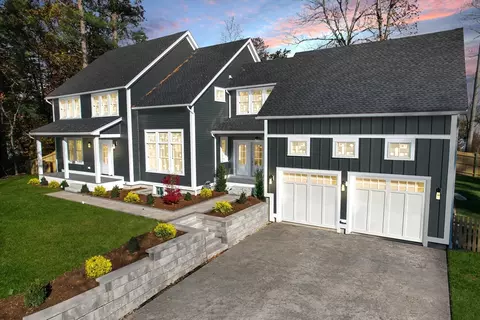 34 Hale St, Newburyport, MA 01950