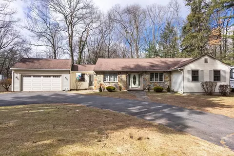 4 Ravine Cir, Westfield, MA 01085