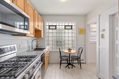 Kitchen - 75 Brook #1, Brookline, MA 02445 photo 1 of 3