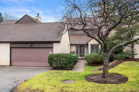 317 Goddard Ave #317, Brookline, MA 02445