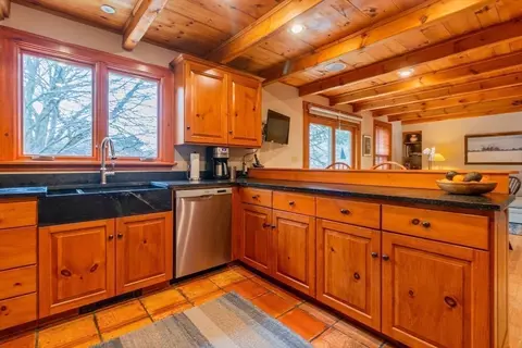 Kitchen - 4 Risley Rd, Marblehead, MA 01945 photo 1 of 6