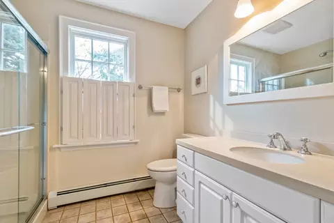Bath - 4 Risley Rd, Marblehead, MA 01945 photo 2 of 2