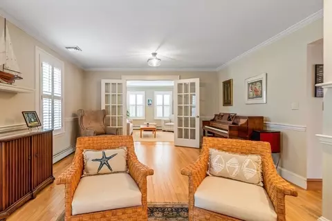 Living - 4 Risley Rd, Marblehead, MA 01945 photo 3 of 7