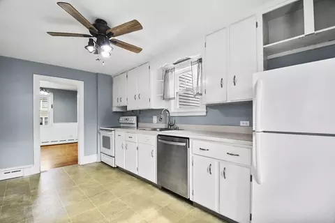Kitchen - 17 Putnam Hill Rd, Sutton, MA 01590 photo 2 of 2