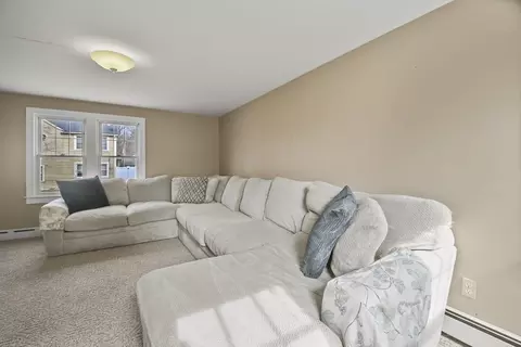 Living - 17 Putnam Hill Rd, Sutton, MA 01590 photo 4 of 4