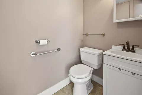 Bath - 17 Putnam Hill Rd, Sutton, MA 01590 photo 1 of 1
