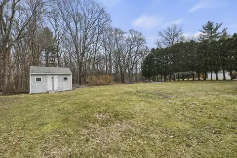 Exterior - 17 Putnam Hill Rd, Sutton, MA 01590 photo 4 of 6