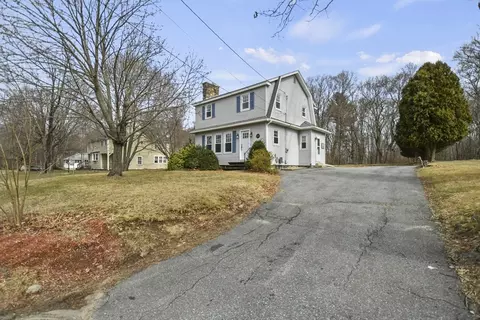 Exterior - 17 Putnam Hill Rd, Sutton, MA 01590 photo 2 of 6