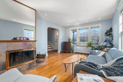 12 Ackers Ter, Brookline, MA 02445 photo 4