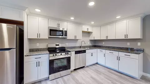 33 School St, Uxbridge, MA 01569